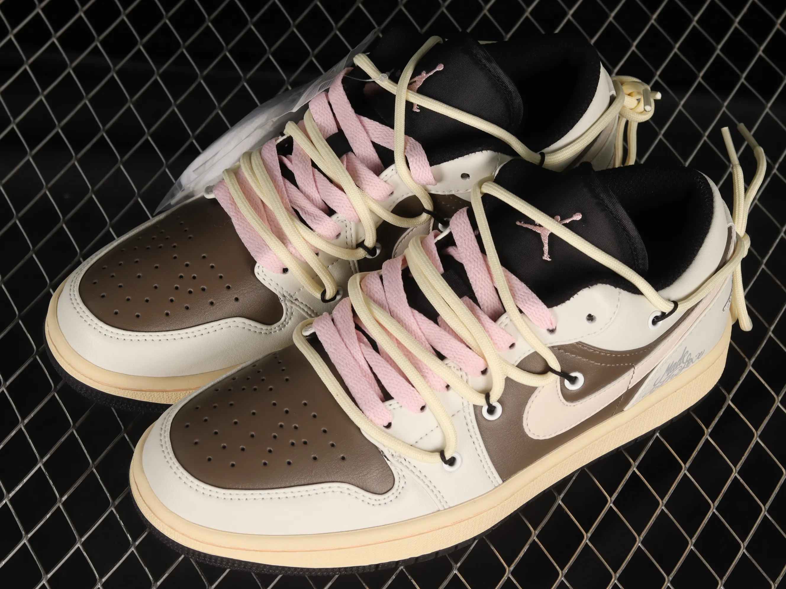 All categories Air Jordan Jordan series basketball shoes Air Jordan 1 Low Z version Air Jordan 1 Low AJ1 Joe 1 customized version strap deconstruction sports culture basketball shoes 553558-062